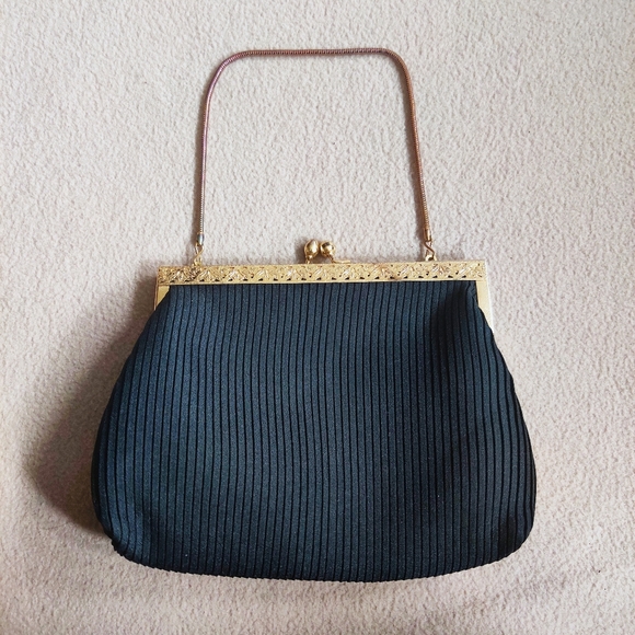 Handbags - 🦋 VINTAGE Elegant Black Gold Accent Mini Purse